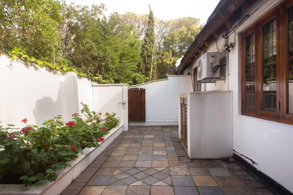 Mawethu Peaceful Garden With Covered Pool And Braai Area 케이프타운 외부 사진