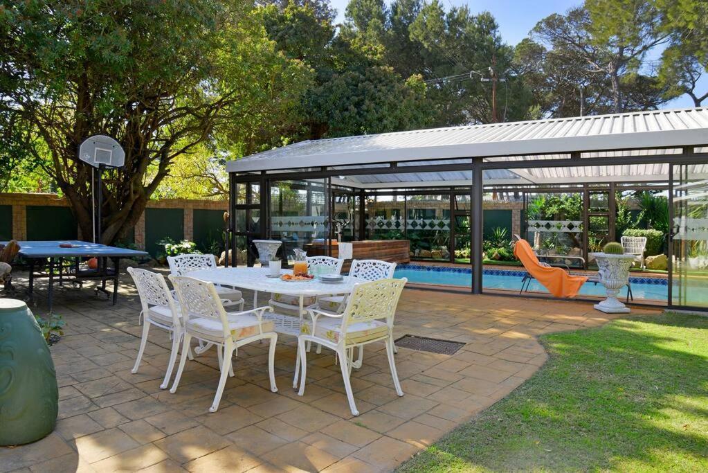 Mawethu Peaceful Garden With Covered Pool And Braai Area 케이프타운 외부 사진