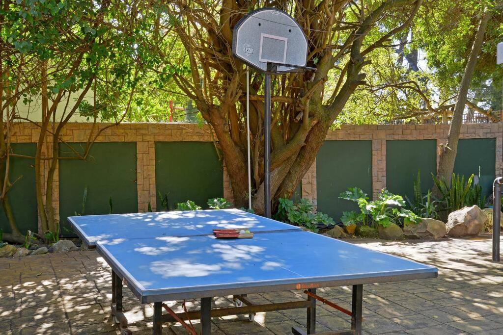 Mawethu Peaceful Garden With Covered Pool And Braai Area 케이프타운 외부 사진