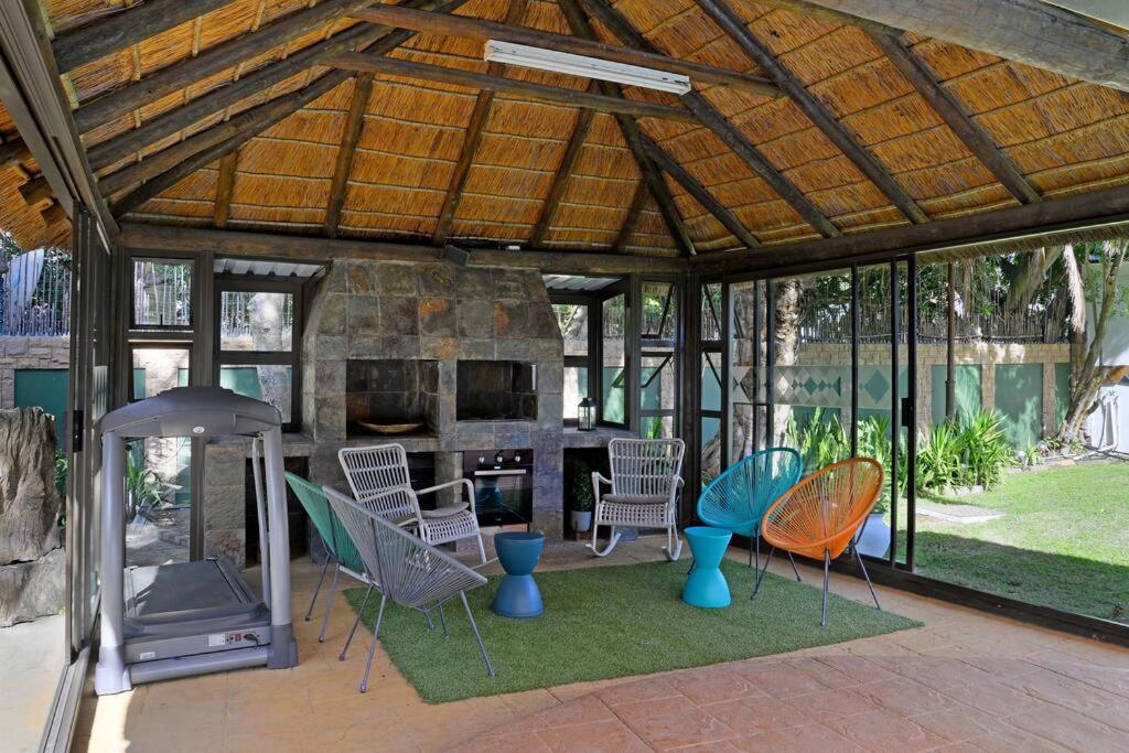 Mawethu Peaceful Garden With Covered Pool And Braai Area 케이프타운 외부 사진