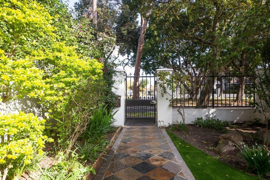 Mawethu Peaceful Garden With Covered Pool And Braai Area 케이프타운 외부 사진
